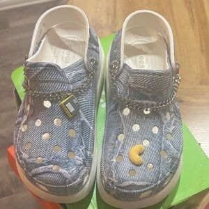 Stylish SZA Denim Clogs with Chain Accent